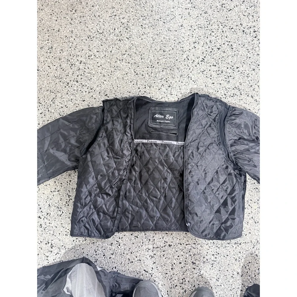 Nelson-Rigg Motorcycle Saddlebags w/BILT Rain Gear, Alter Ego Vest & HD Boot Set - Picture 7 of 13